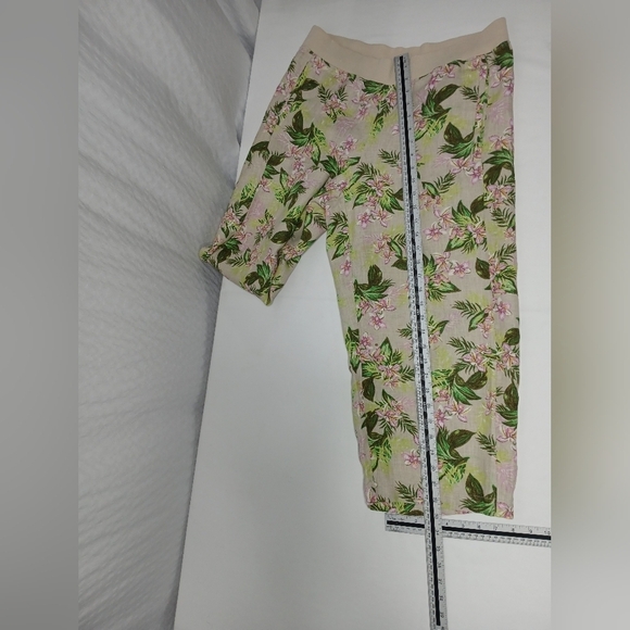 J.Jill 100% Tropical  Linen Floral Capris. Size M Petite - Picture 5 of 10
